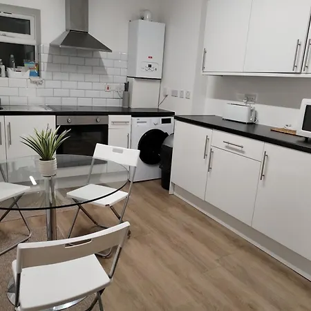 Holiday home Cosy Near E1 London