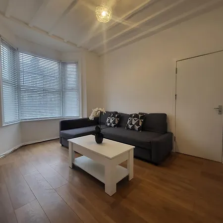 5br Retreat - Walk To Tube, Explore * London