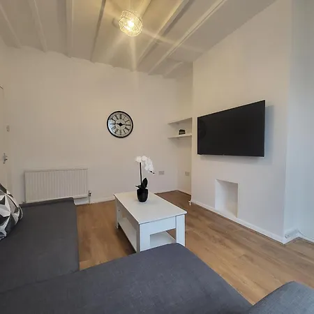 Apartment 5br Retreat - Walk To Tube, Explore