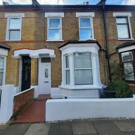 5br Retreat - Walk To Tube, Explore