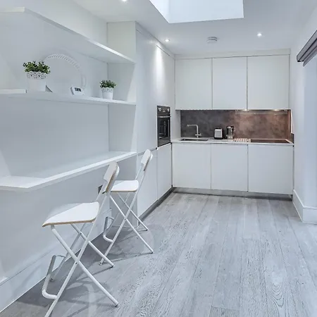 Apartment Street Residences By Aeria *