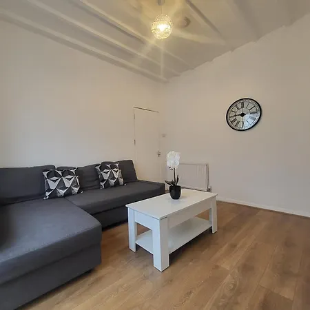 5br Retreat - Walk To Tube, Explore *