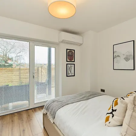 Apartment The Wembley Park Secret - Spacious 3bdr Flat With Terrace London