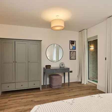 The Wembley Park Secret - Spacious 3bdr Flat With Terrace Apartment