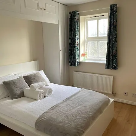 Apartment 4min Walk Uni Of East 1br