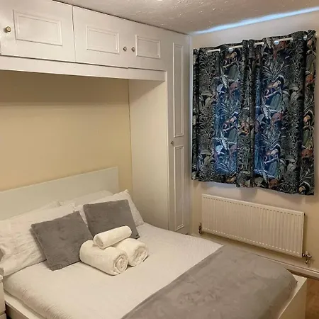 Apartment 4min Walk Uni Of East 1br London