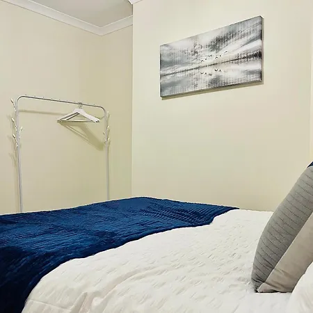 2 Bedroom Flat In * London