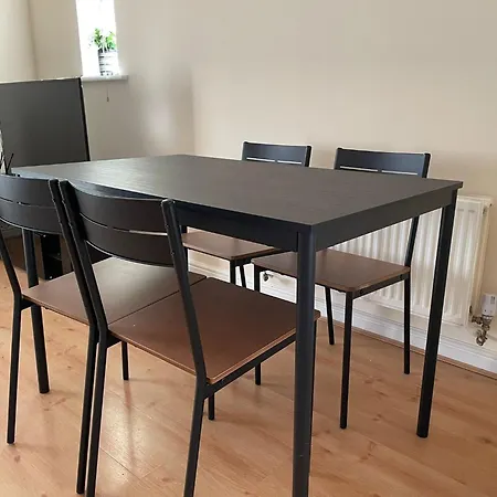 4min Walk Uni Of East 1br Apartment London