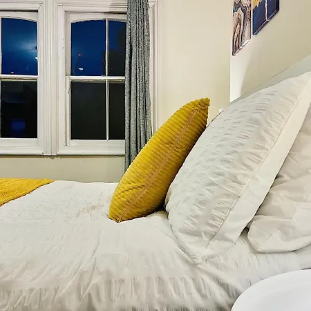 2 Bedroom Flat In Appartamento