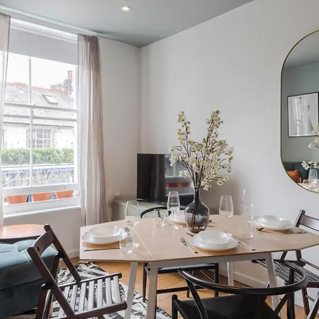 Bijou Flat On Broadway Market London