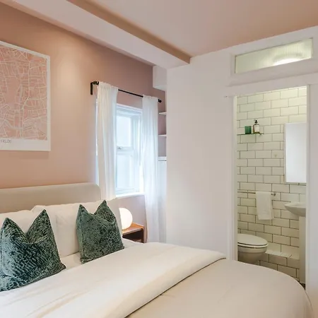 Apartment Bijou Flat On Broadway Market London