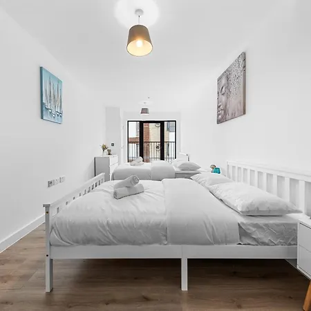 3 Bedroom Sleep12 In Mr2 Apartment London