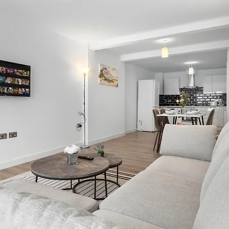 Apartment 3 Bedroom Sleep12 In Mr2 *