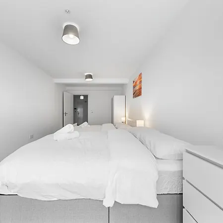 3 Bedroom Sleep12 In Mr2 Apartment London
