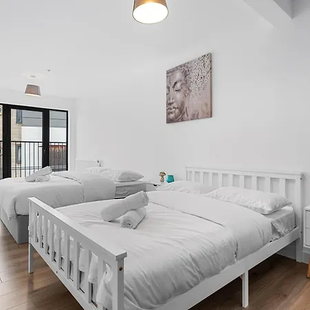 3 Bedroom Sleep12 In Mr2 Apartment London