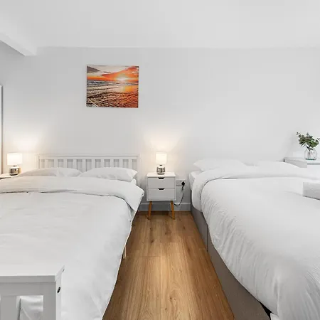 3 Bedroom Sleep12 In Mr2 Apartment London