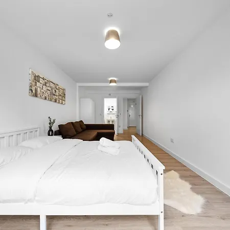 Apartment 3 Bedroom Sleep12 In Mr2 London