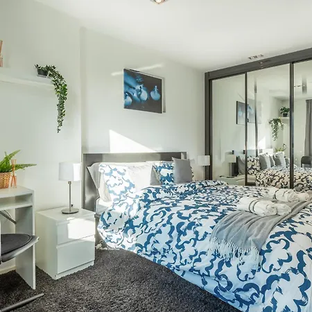 Affordable & Modern 1 Bedroom Canary Wharf
