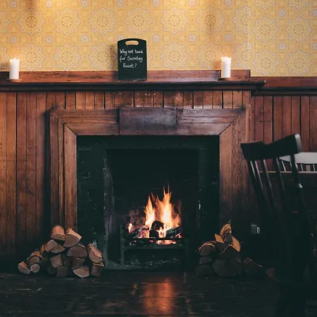 Rose And Crown Stoke Newington London