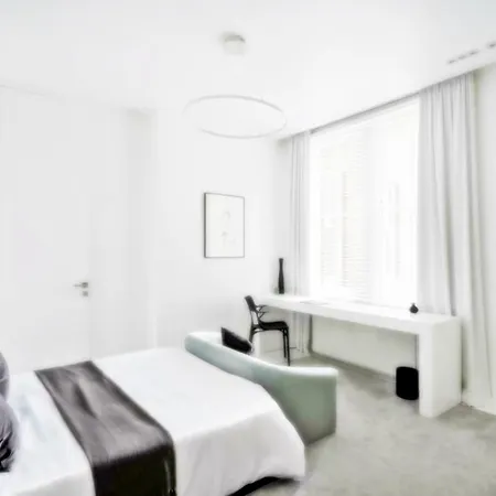 Lovely Four Bedroom Parking Available Apartment *