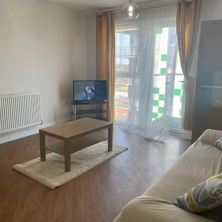 Dagenham 1 Bed Flat With Views * Goodmayes
