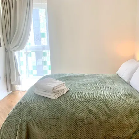 Dagenham 1 Bed Flat With Views Goodmayes