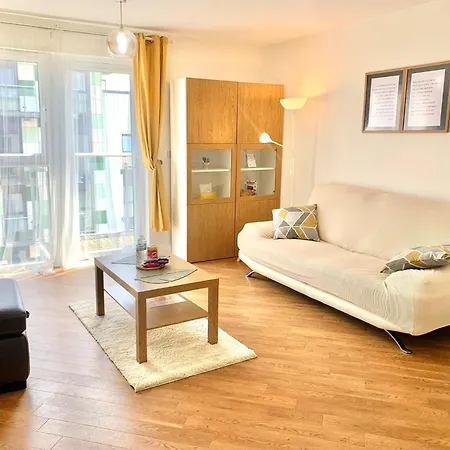Dagenham 1 Bed Flat With Views *