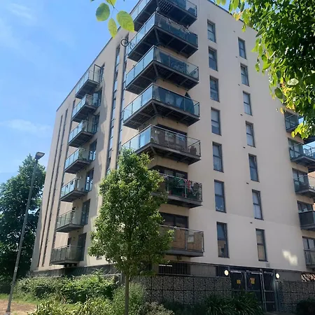 Dagenham 1 Bed Flat With Views Goodmayes