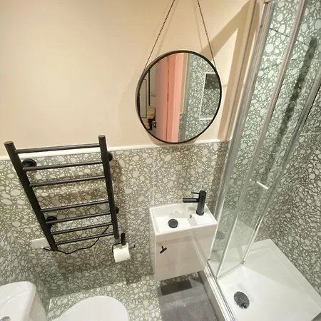 Gasthof Cozy En-suite Loft In Trendy Local