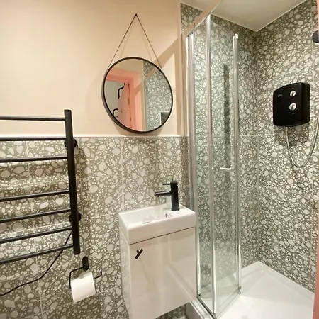 Gasthof Cozy En-suite Loft In Trendy Local *