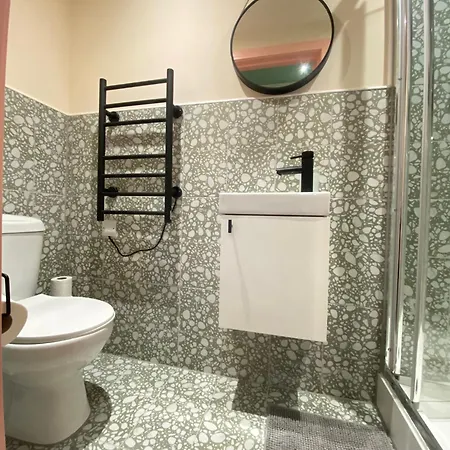 Cozy En-suite Loft In Trendy Local Gasthof