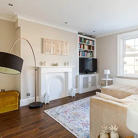 Contemporary And Spacious Kensington