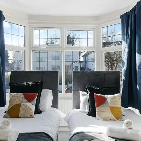 Holiday home Luxurious House In Wembley - Garden *