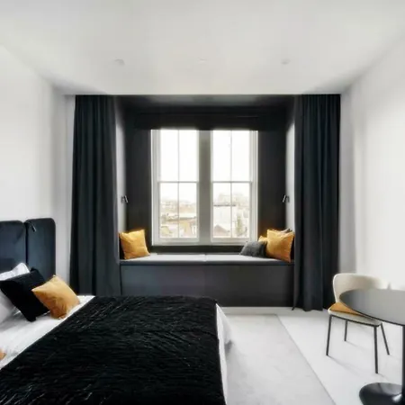 Lovely Four Bedroom Parking Available * London
