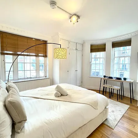 Hyde Park Corner House