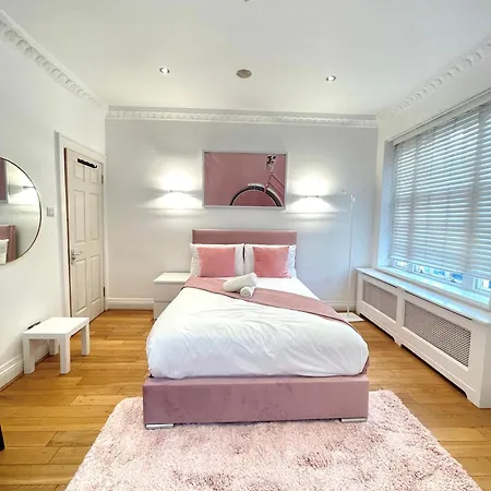 Hyde Park Corner House *
