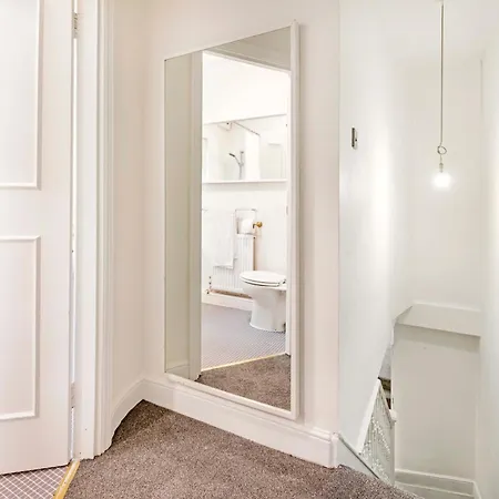 Apartment Beautiful Garden Flat Near Chelsea London