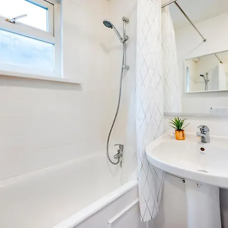 Beautiful Garden Flat Near Chelsea London