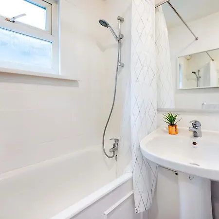 Beautiful Garden Flat Near Chelsea London