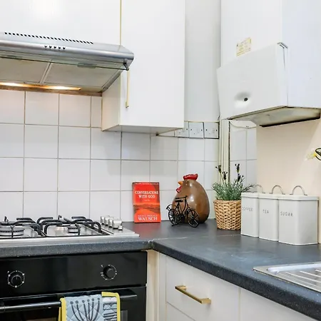 Beautiful Garden Flat Near Chelsea