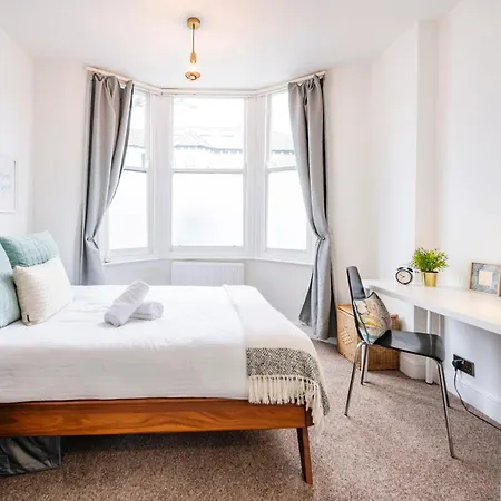 Beautiful Garden Flat Near Chelsea Apartment *