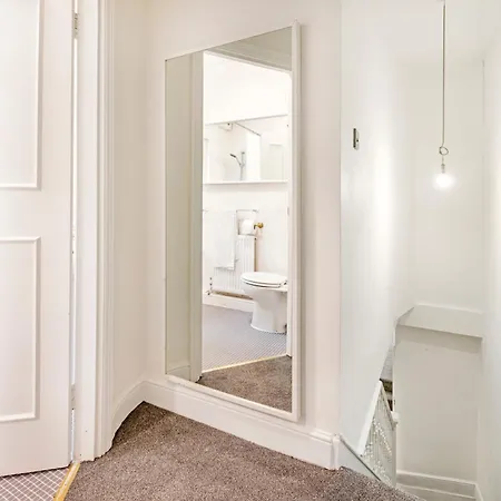 Beautiful Garden Flat Near Chelsea * London
