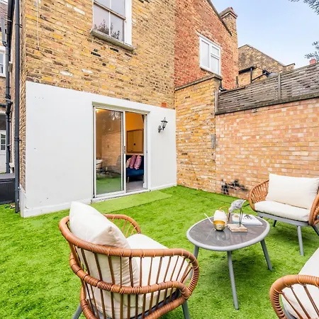 Beautiful Garden Flat Near Chelsea *