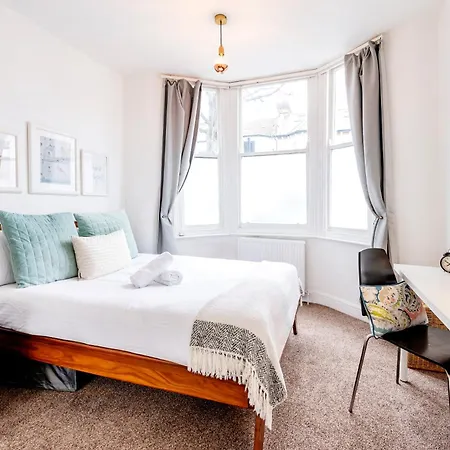 Apartment Beautiful Garden Flat Near Chelsea London