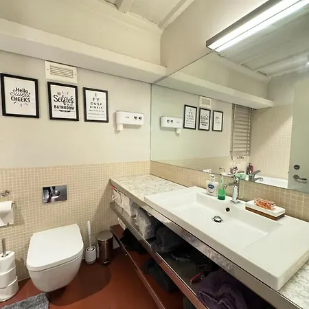 Industrial-chic 1bd Loft By The River Fulham!
