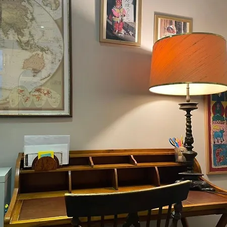 Luxurious 1 Bedroom Flat With Private Garden Apartment London