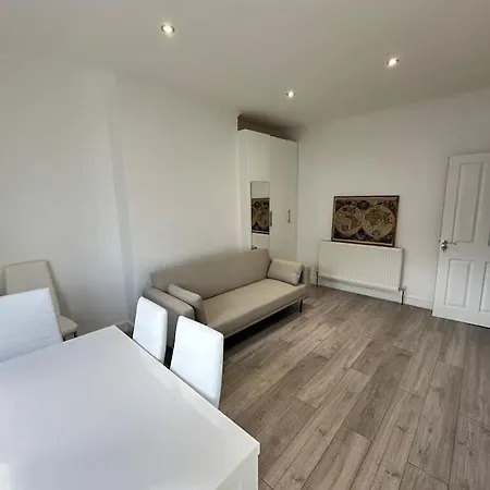 3 Bed Hackney/harringay Flat Apartment London