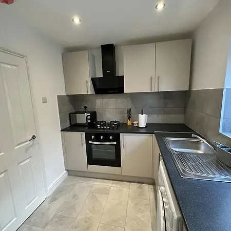 3 Bed Hackney/harringay Flat *