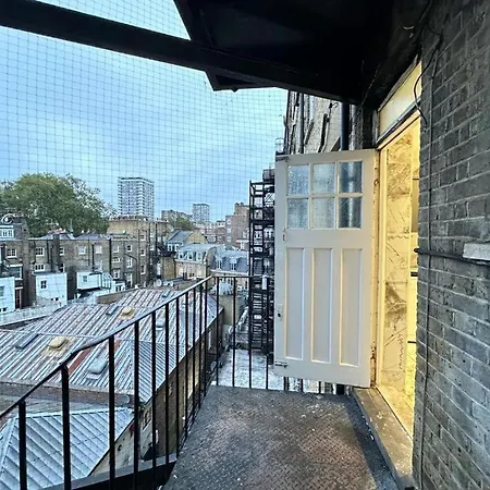 Mayfair Family Apartment *