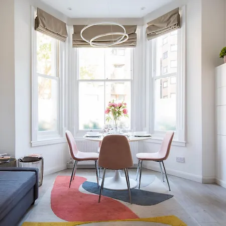 Casa Italia Near Kings Road In Chelsea With Wifi & Washing Machine Apartment *